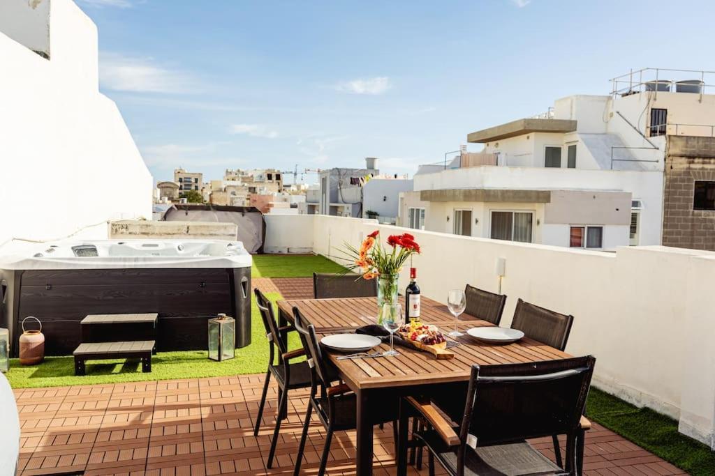 Luxury Designer Penthouse With Private Jacuzzi Apartment Sliema Luaran gambar